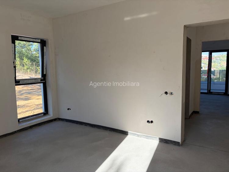 Casa individuala 4 camere, 3 bai, S+P+ET, garaj, terasa