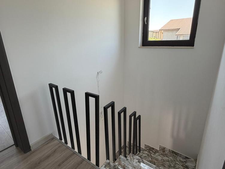 Casă P+E,4 camere, gata de mutare,900 m de blv.