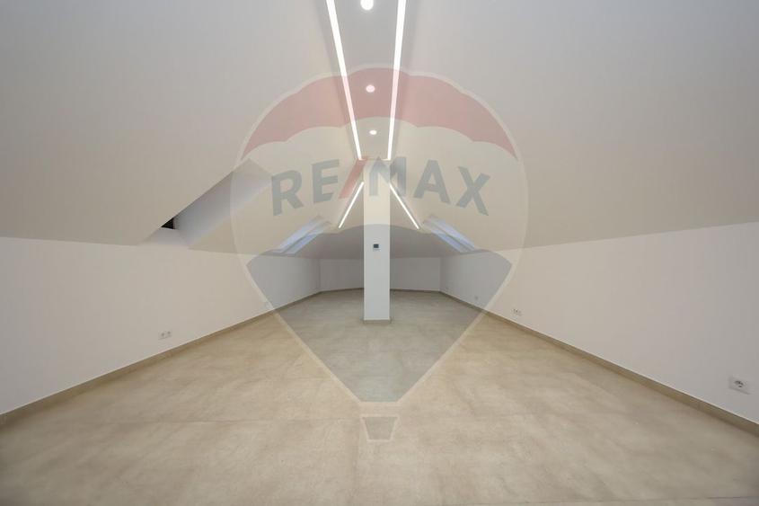 Constructie comerciala P+2 funcțiuni mixte - str. Iuliu Maniu