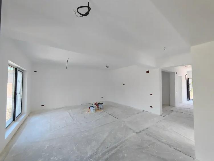 Casa Individuala 4 camere Crevedia