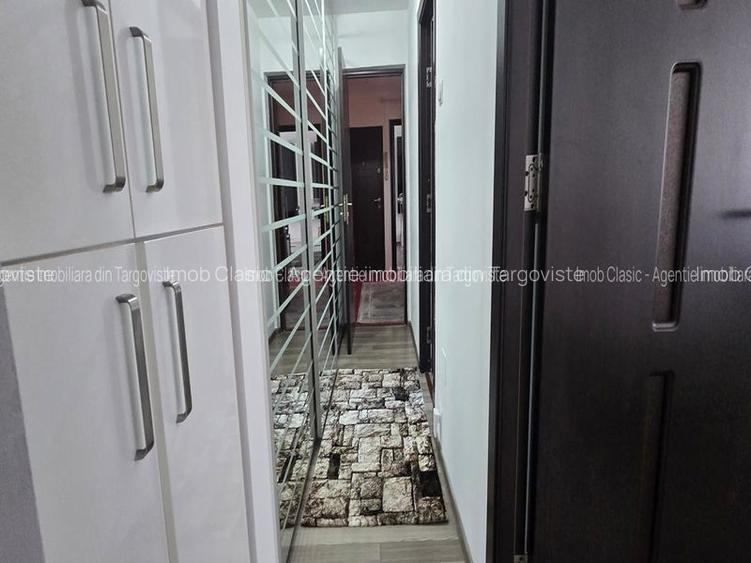 ETAJ 1,Micro  3 Târgoviște,  vânzare apartament 3camere - 12