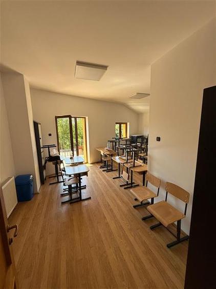 De inchiriat spatiu birouri, 10 birouri , 4 bai, garaj, 4 bai si teren 10 arii,S
