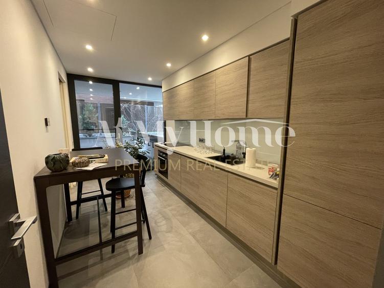 Apartament MODERN cu 3 camere, nemobilat, finisaje lux, parcare, 90mp terasa