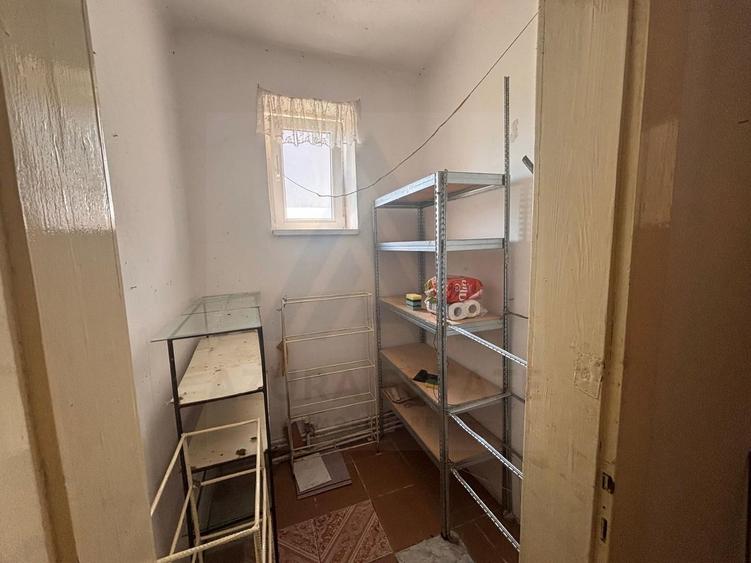 Casa singur in curte 335 mp teren si acces auto in zona Promenada Mall