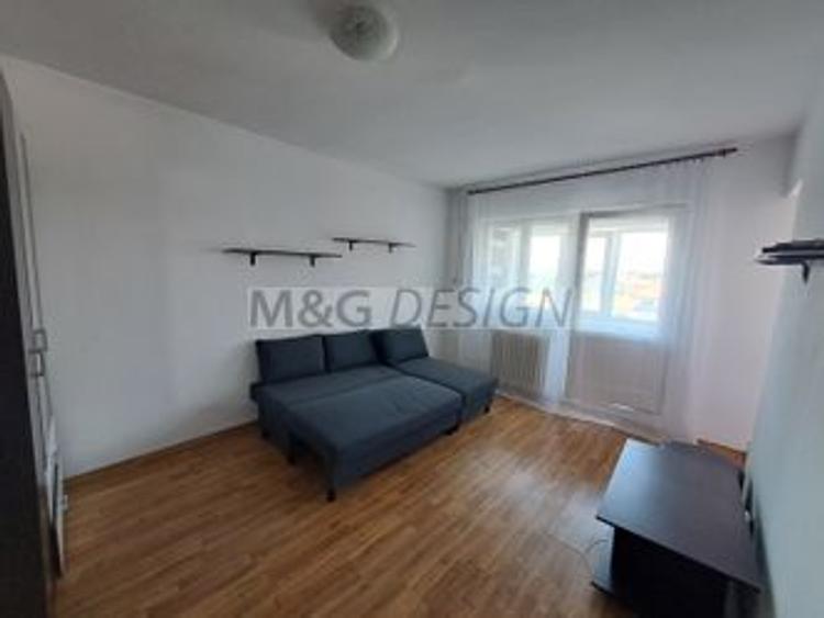 Girocului, garsoniera, etaj intermediar
