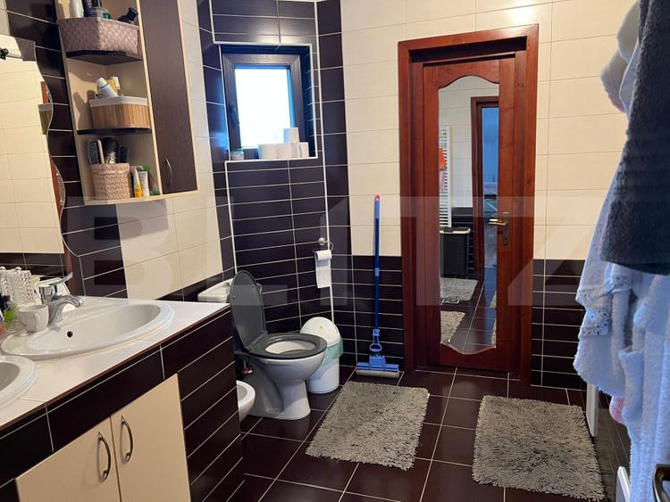 Casă individuală de vânzare în Nazna – 2200 mp teren, 300 mp utili
