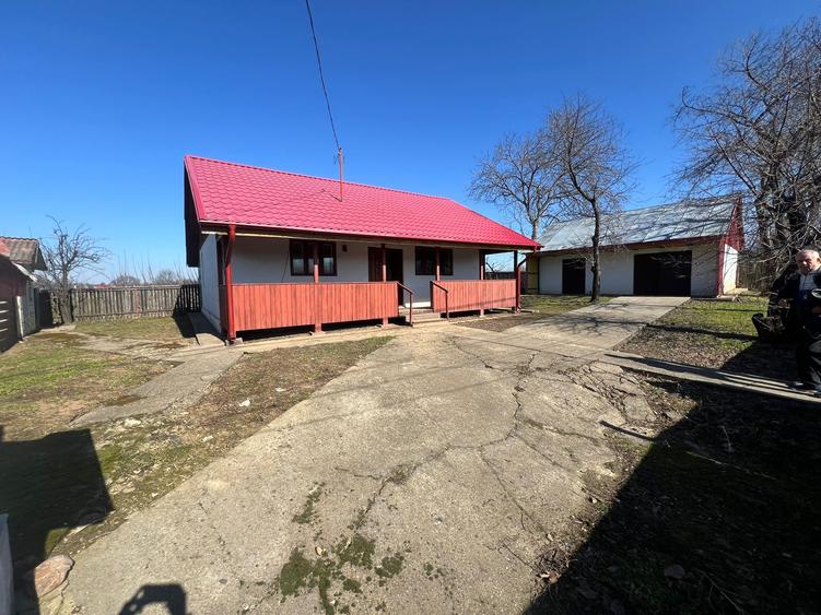Casa + teren 7000 mp, Movilita - Vrancea