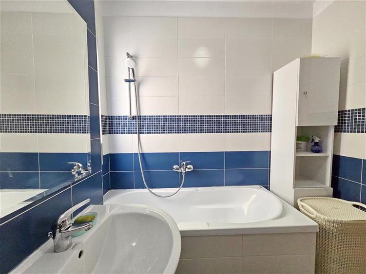 Apartament doua camere si boxa de vanzare in Top City Tractorul