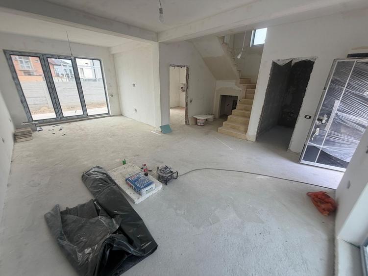 CASA INDIVIDUALA- 4 CAMERE, TOATE UTILITATILE, TEREN 240 MP, COMIS 0%