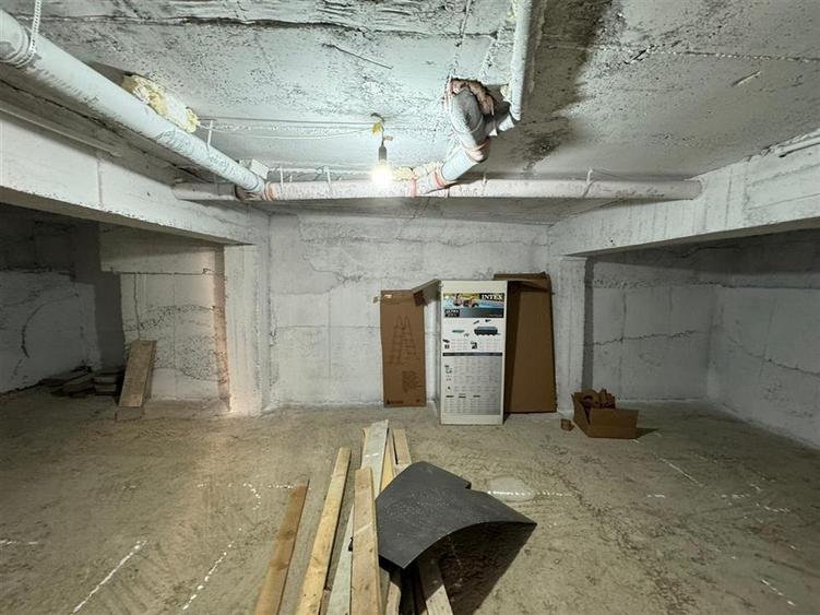 Cladire cu 3 apartamente in suprafata totala construita de 500 mp