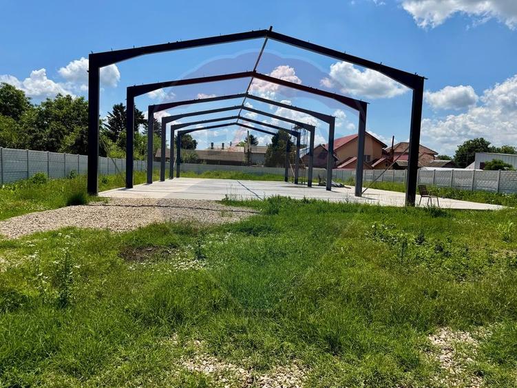 CENTRU COMERCIAL CU CHIRIAȘI 1.860 MP TEREN ULTRACENTRAL MOARA VLĂSIEI