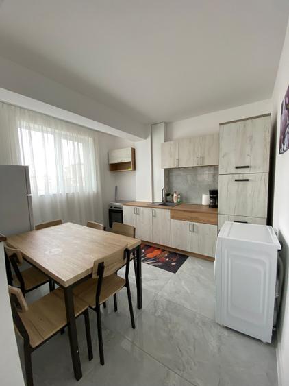 Apartament 4 camere decomandat, 110 mp, zona Consul, Utilitati incluse