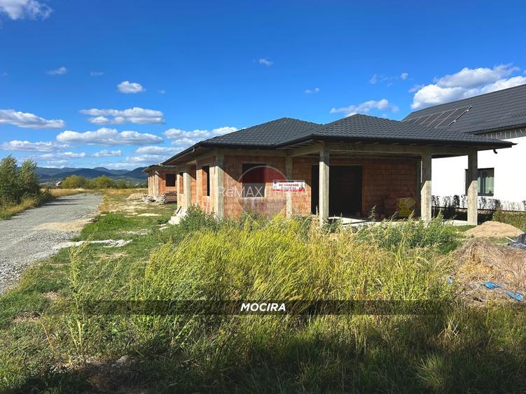 Casă nouă cu 4 camere LA ROSU si 550m2 teren Mocira, Maramureș