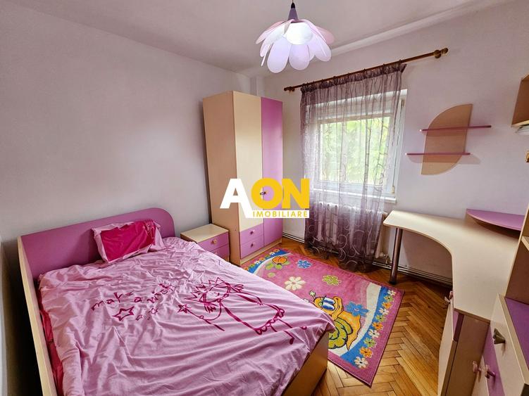 Apartament 3 camere decomandat, etaj 2, ultracentral, zona Primarie