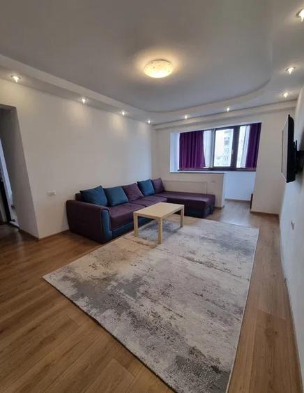 Apartament cu 3 camere de vânzare , zona Casa de Cultură