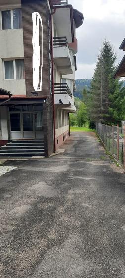 Hotel DN1, Busteni, parcare curte 20 masini, Comision 0