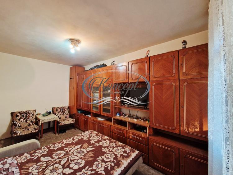 Apartament spatios cu balcon inchis si beci in zona Supeco
