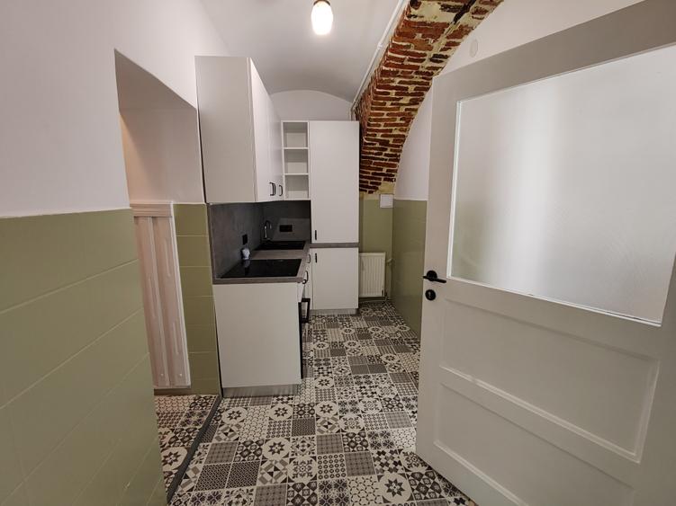 Apartament 2 camere mobilat si utilat zona Piata Sfatului