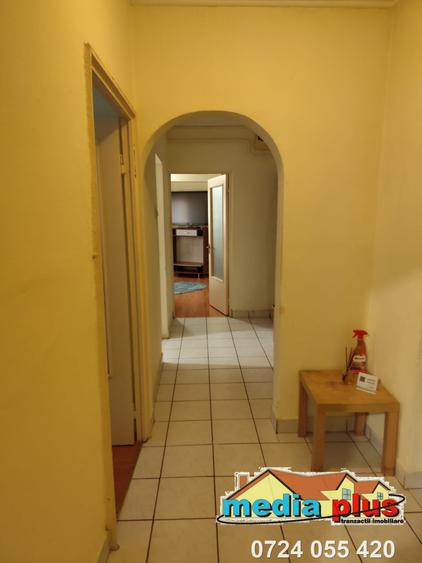 De închiriat apartament 3 camere decomandat – zona Port