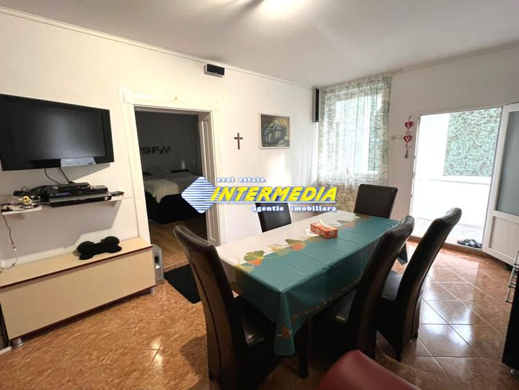 Casa Renovata 4 camere cu Teren intravilan 1650 mp CENTRU Ultracentral Alba Mall