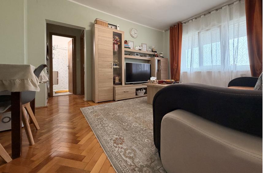 Apartament 3 camere, semidecomandat, 51 mp utili, etaj 7-Timisoara