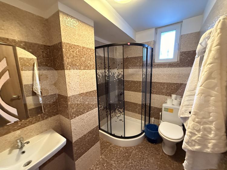 Apartament 3 camere cu 3 băi, bloc nou, terasă, zona Rocadă, Brazdă