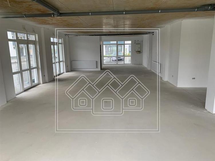 Spatiu comercial de 259 mp utili - Zona Calea Surii Mici