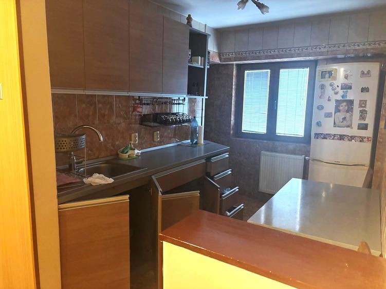APARTAMENT 3 CAMERE 4/8 83 MP BL 1991 MONOLIT 5 MINUTE METROU VEDERE MIXTA