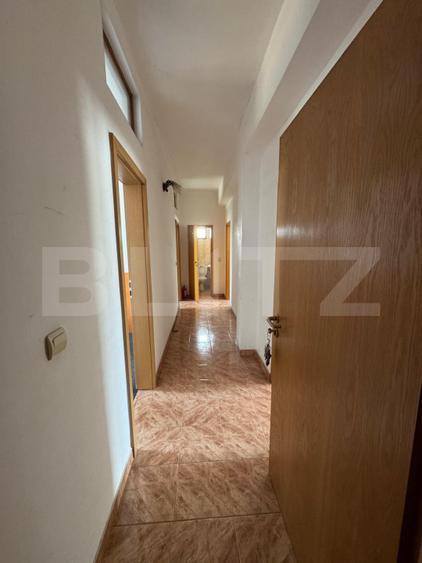 SPAȚIU COMERCIAL/BIROURI DE VÂNZARE – 140 MP UTILI – DEVA, Central