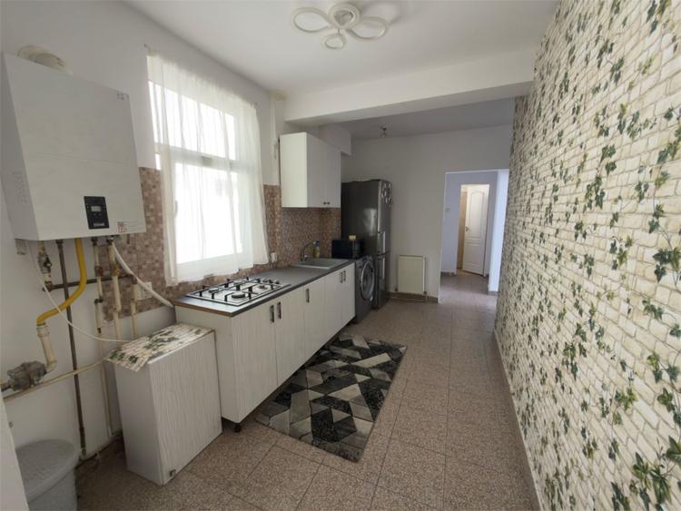 Apartament 4 camere, 71 mp, zona Centrala