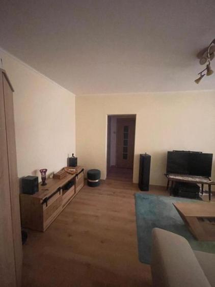 5 min metrou Parc IOR 2 camere Cf.1 cu balcon bloc reabilitat