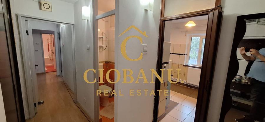 Apartament 3 camere DECOMANDAT etaj 2/4 de vanzare zona Lapus Arges