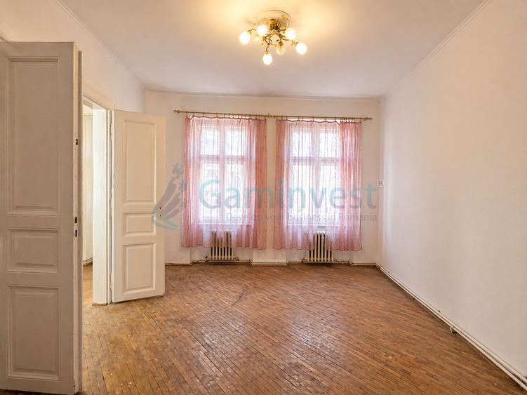 Apartament cu 3 camere de vanzare, Oradea, zona ultracentrala, aproape de teatru