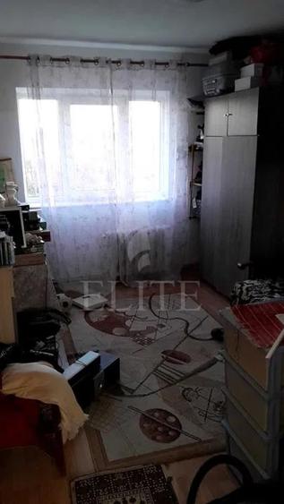 Apartament 3 camere în zona POD CALVARIA