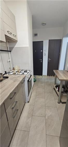 APARTAMENT 2 CAMERE 43 MP PLUS BALCON DE 10 MP ZONA MERCUR