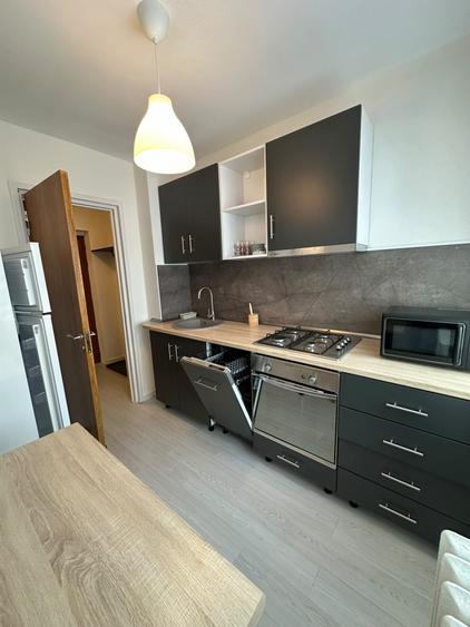 Titan - Prima Închiriere - 3 Camere - Etaj 9 - Renovat - Disponibil Imediat