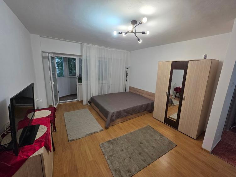 Proprietar , închiriez garsoniera Inginerilor Tei, 45mp