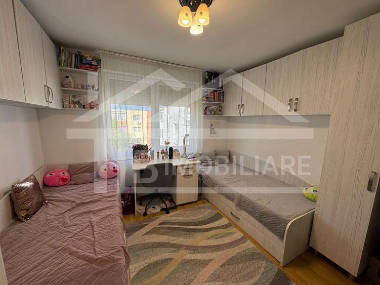 Apartament cu 3 camere, 70 mp, decomandat, Zona Diamant