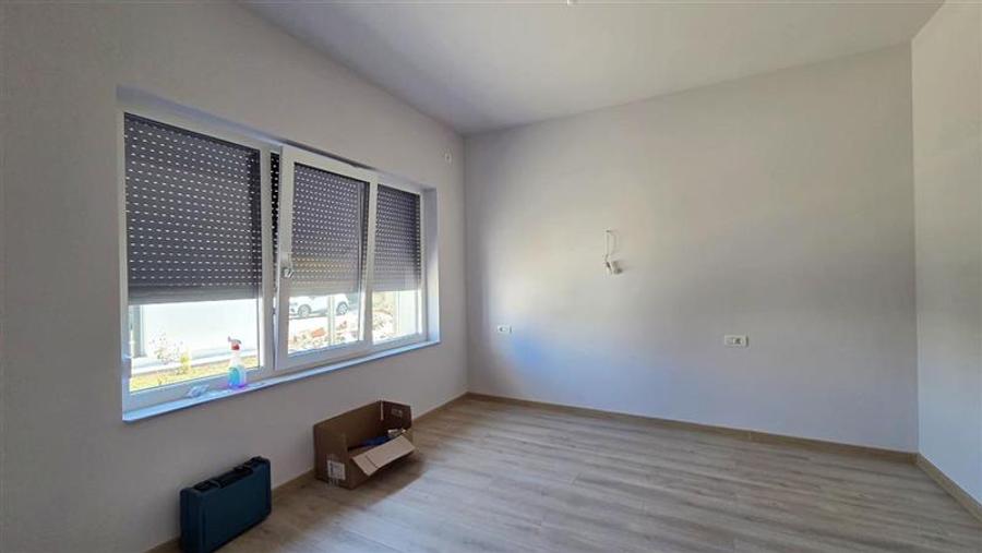 CASA INDIVIDUALA PE PARTER CU GARAJ DUMBRAVITA ZONA ION CREANGA