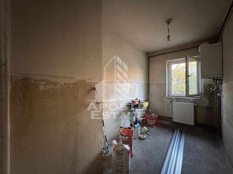 Apartament cu 1 camera | 33mp | Centrala | Et. 3/4 | Zona Blascovici