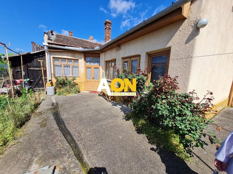 Casa 3 Camere, 90 mp, Teren 250 mp, Zona Centru