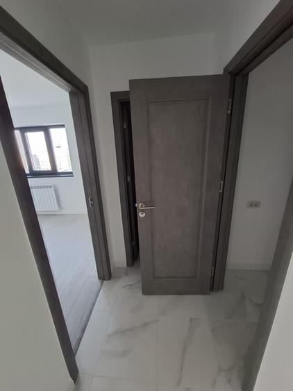 Tomis Nord (Ciresica)- 2 camere decomandate, totul nou - 115.000euro