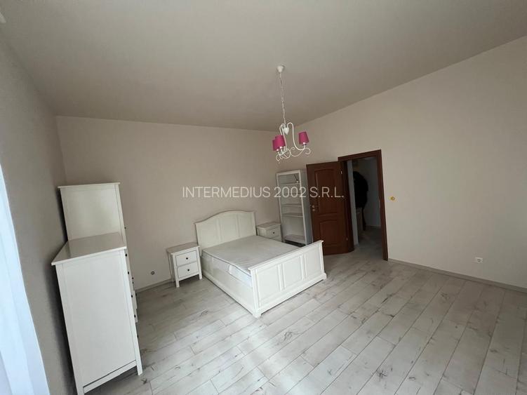 Apartament 3 camere, garaj si boxa - zona Centrala-Prefectura - 26