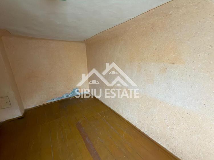 Apartament la casă, 2 camere | Zona Strada 9 Mai – Constituției