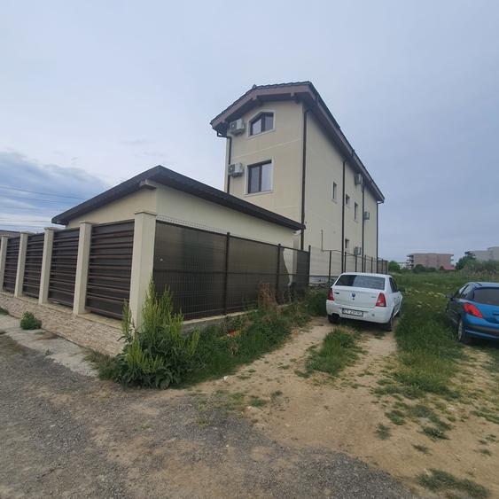Vila p+2 in Mamaia Sat de vanzare,9 camere ,10 bai,3 bucatarii,posibilitate rate