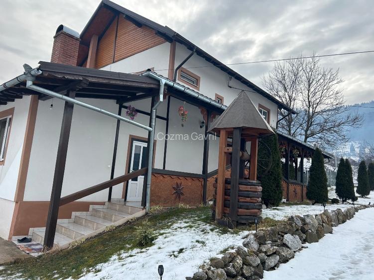 Casă de vânzare mai multe detalii la nr 0756709977 - 2