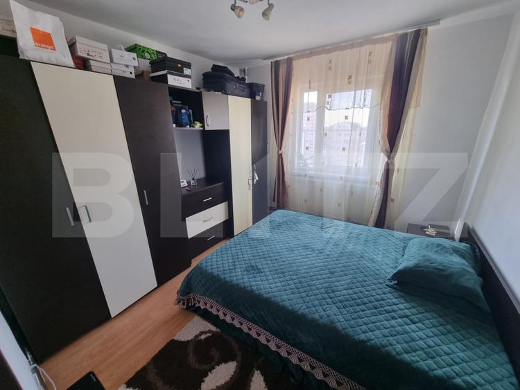 Apartament 3 camere, Craiovita Noua zona Niela