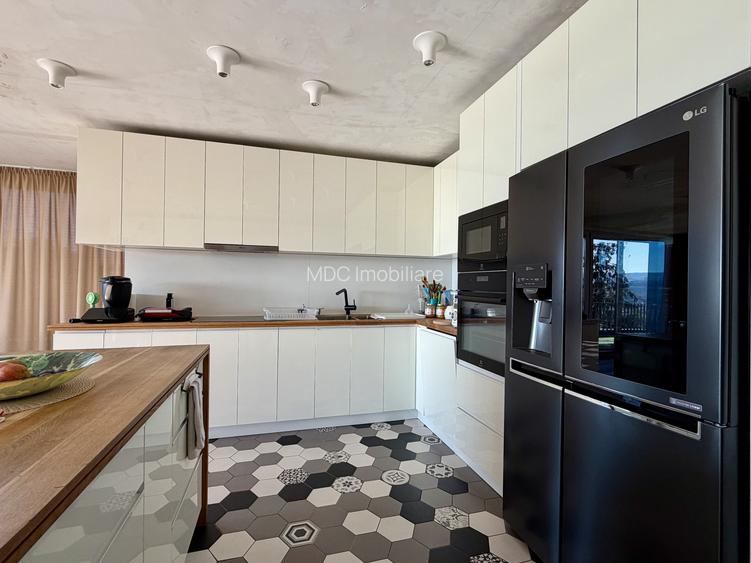 Penthouse în Grigorescu 125 mp utili, 214 mp terase, 2 parcări subterane - 6