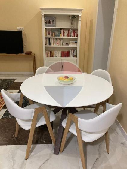 Apartament cu 3 camere pretebil pentru cabinet sau rezidential