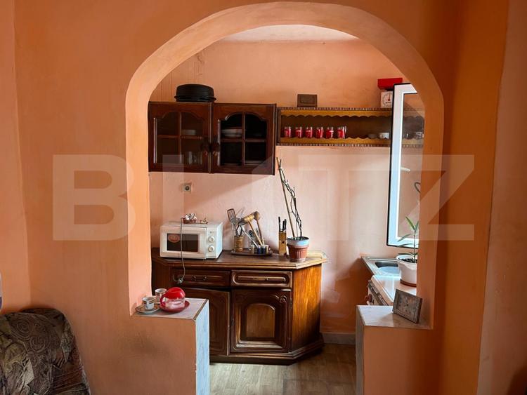 Vand casa in Oradea, intr-o zona linistita, aproape de centru comercial